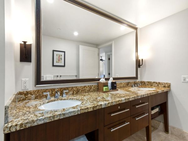 Maui New Arrival Four Bedroom Four Bathroom Unit Sleeps 12.